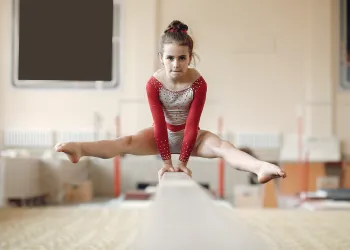 Jimnastik Türleri Nelerdir? (Artistik, Ritmik, Trambolin ve Dahası)